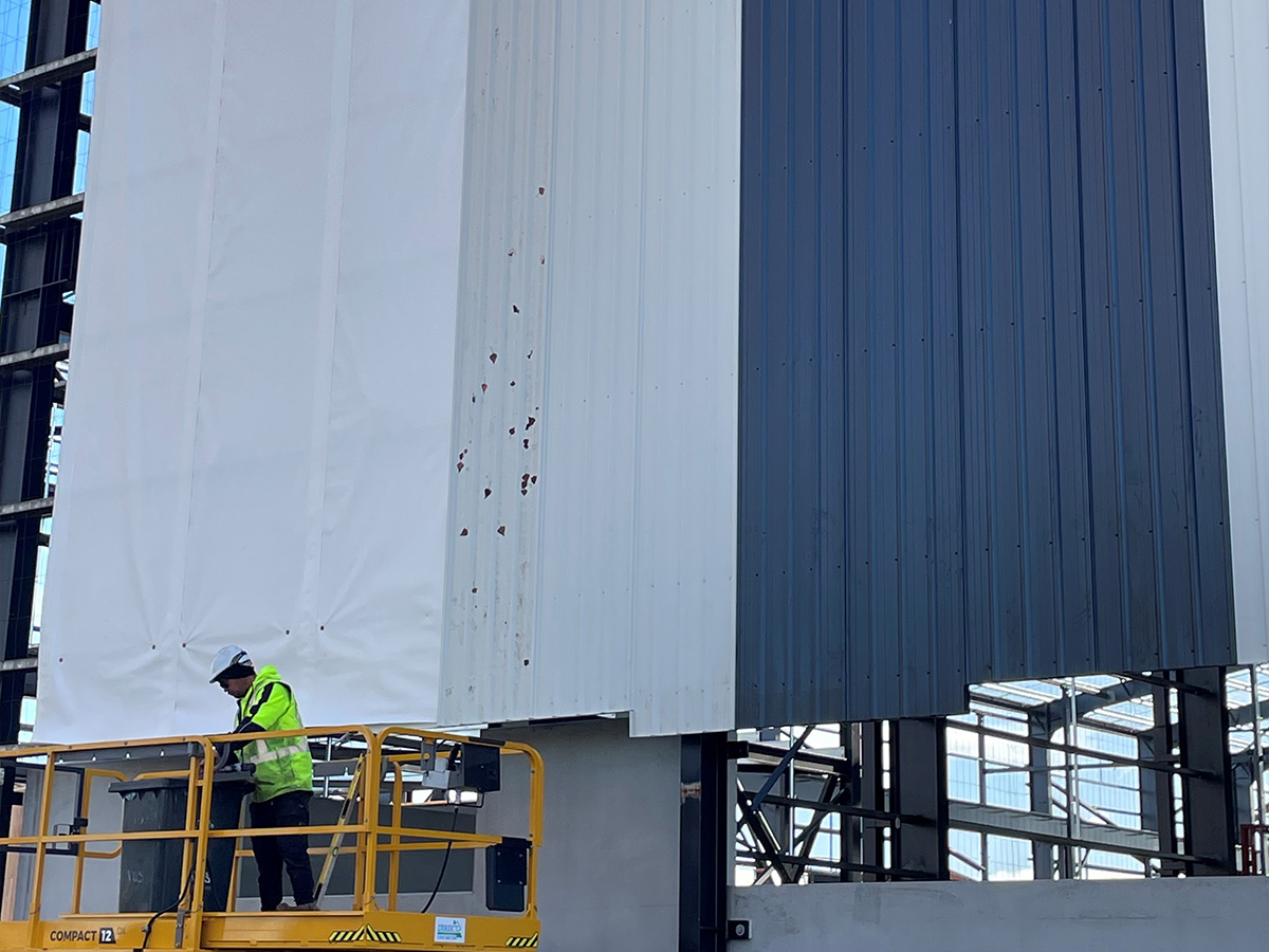 Installing the outside cladding